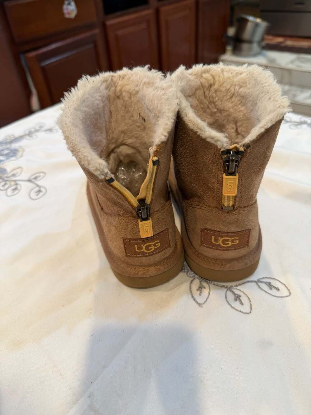 UGG Kids Classic Zip It Suede Boots - Picture 4 of 6